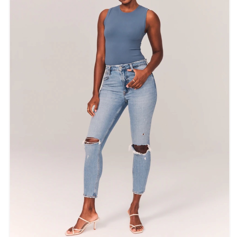 NWOT Abercrombie & Fitch The Skinny High Rise Jeans